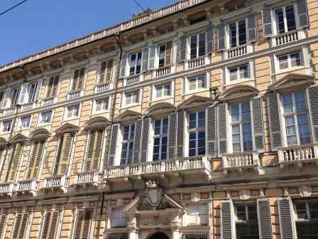 Costruito nel 1560 per Francesco de Ugarte unificando due case acquistate da Guglielmo Spinola e corrispondente ...
