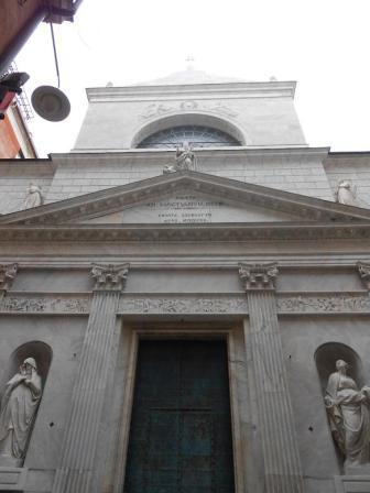 La basilica di San Siro, una delle più antiche chiese cattoliche di Genova, è un .....