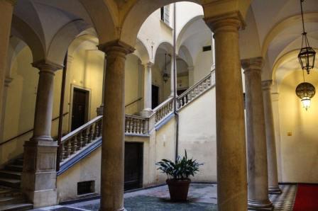 Palazzo De Marini Croce si trova in Piazza De Marini 1 a Genova, è tra i 42 palazzi dei Rolli di Genova Patrimonio dell'umanità dall'UNESCO nel 2006...